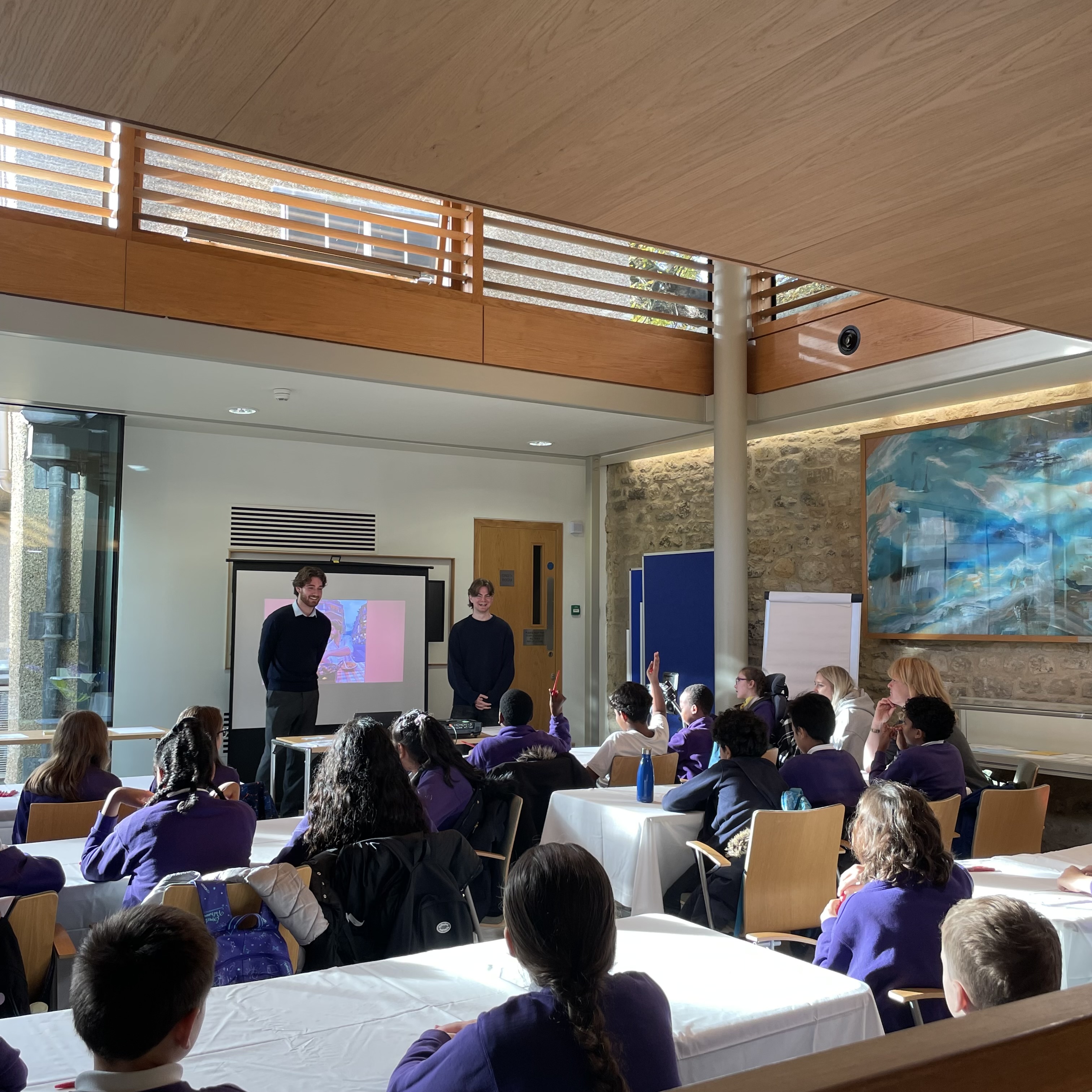 Undergraduate students deliver a Mandarin language workshop to Year 6 pupils.